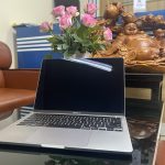 MacBook Pro 13 2020 Core i7 2.3Ghz | Ram 32GB | SSD 500GB 99%