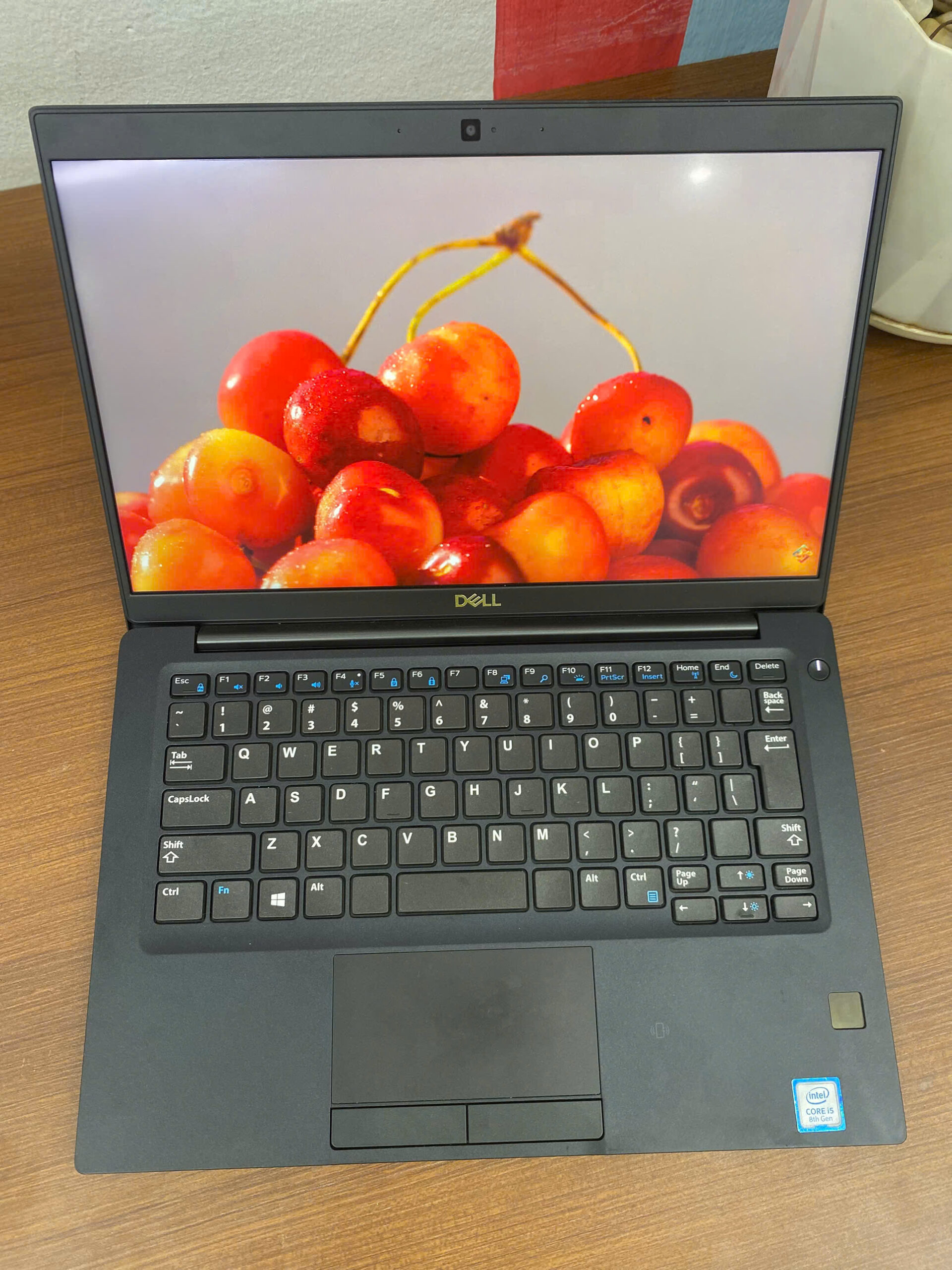 Dell Latitude 7390/ i5-8350U/ RAM 8GB/ SSD 256 / Màn 13.3" FullHD Cảm ứng